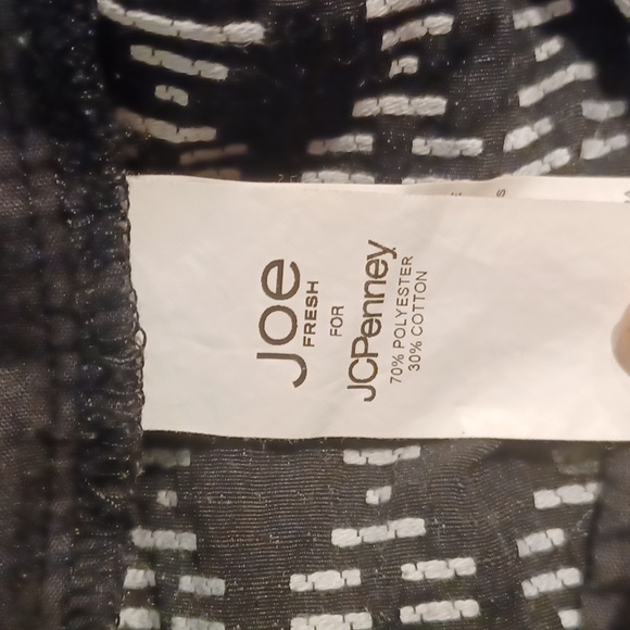 Joe fresh for JCPenny women's shorts, white and black color, size 6. - Picture 4 of 6